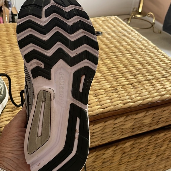 Saucony sneakers - Picture 3 of 4